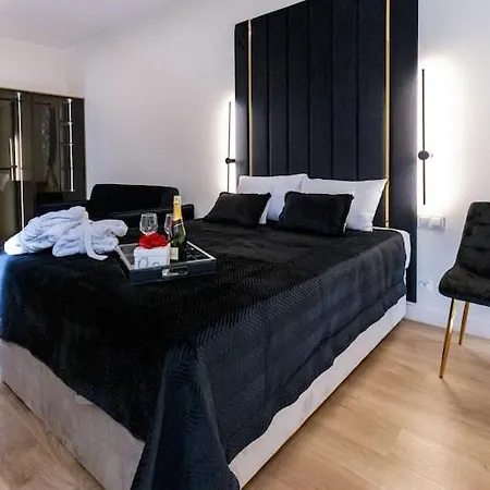 In With Pool And Terrace Appartamento *