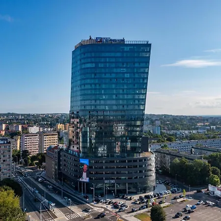 In With Pool And Terrace *