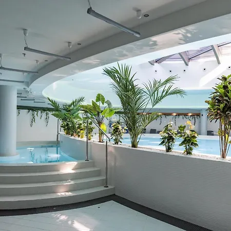 In With Pool And Terrace Appartamento