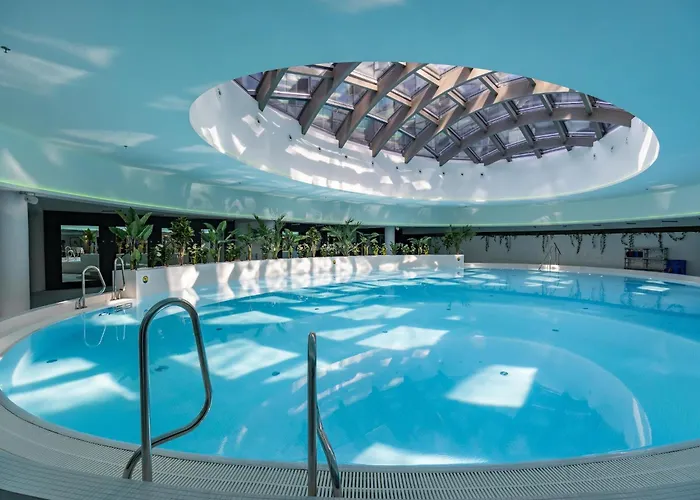 In With Pool And Terrace * Στσέτσιν