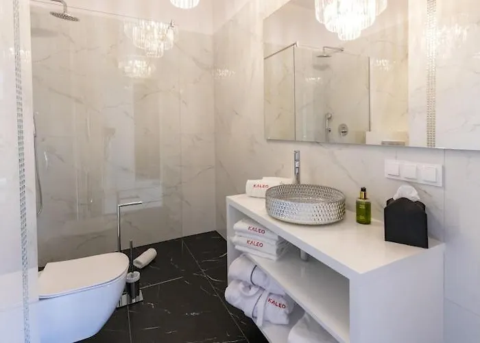 In With Pool And Terrace Διαμέρισμα *